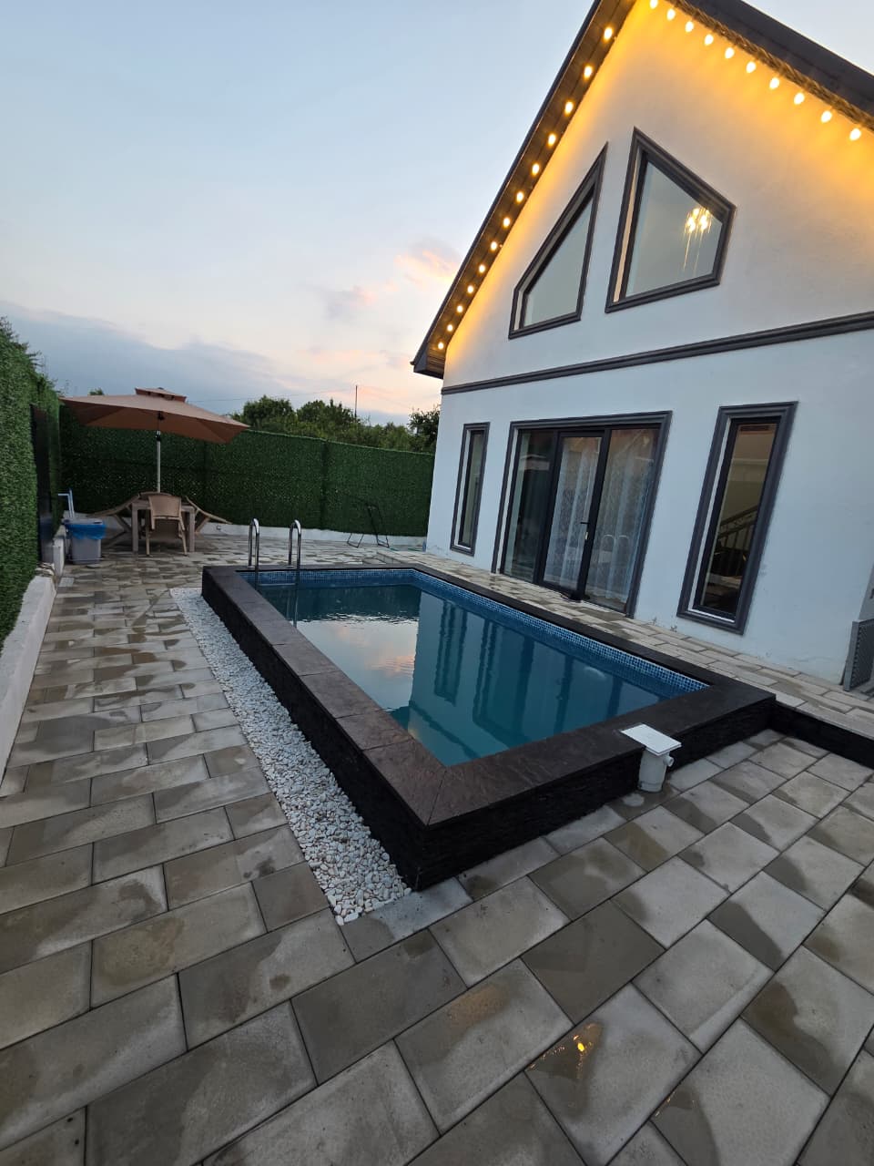 Qusarda isti hovuzlu villa